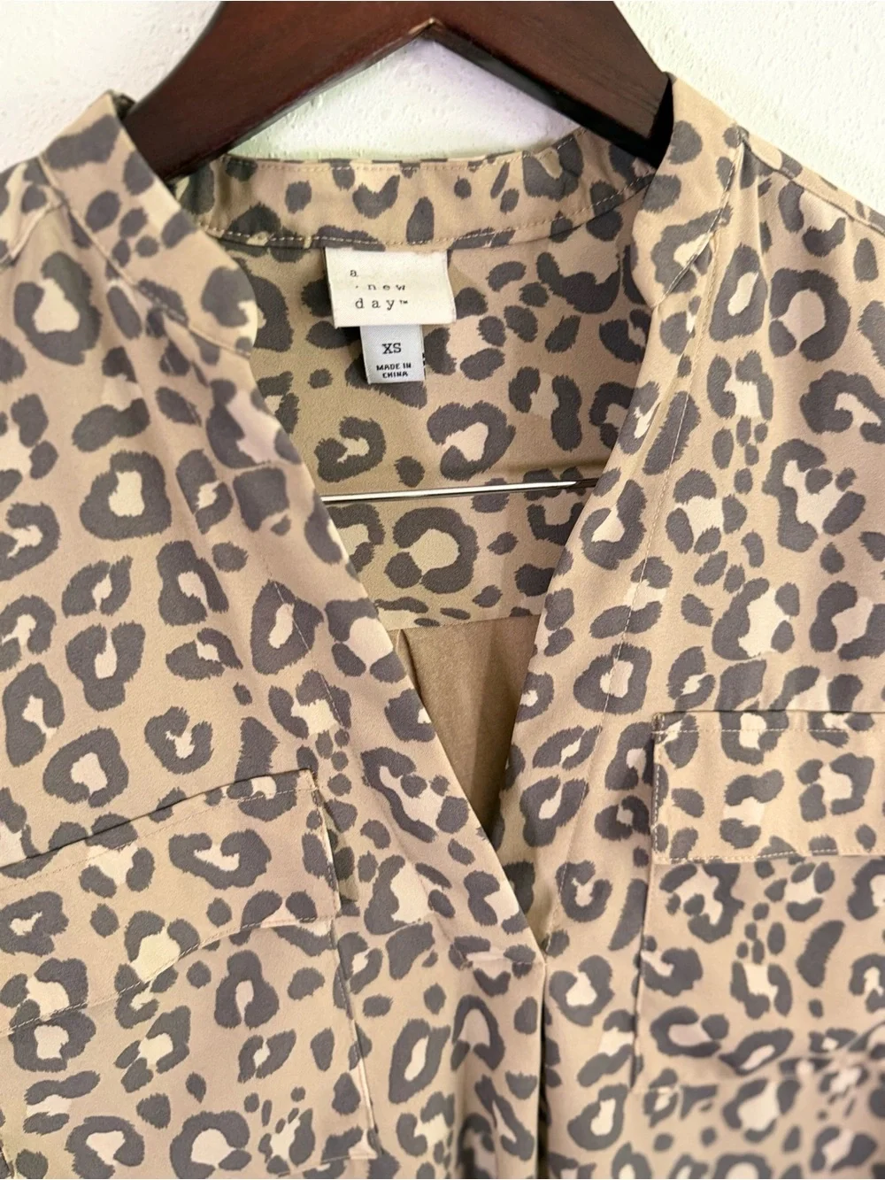 Leopard Print Blouse XS Roll Tab Sleeve V-Neck